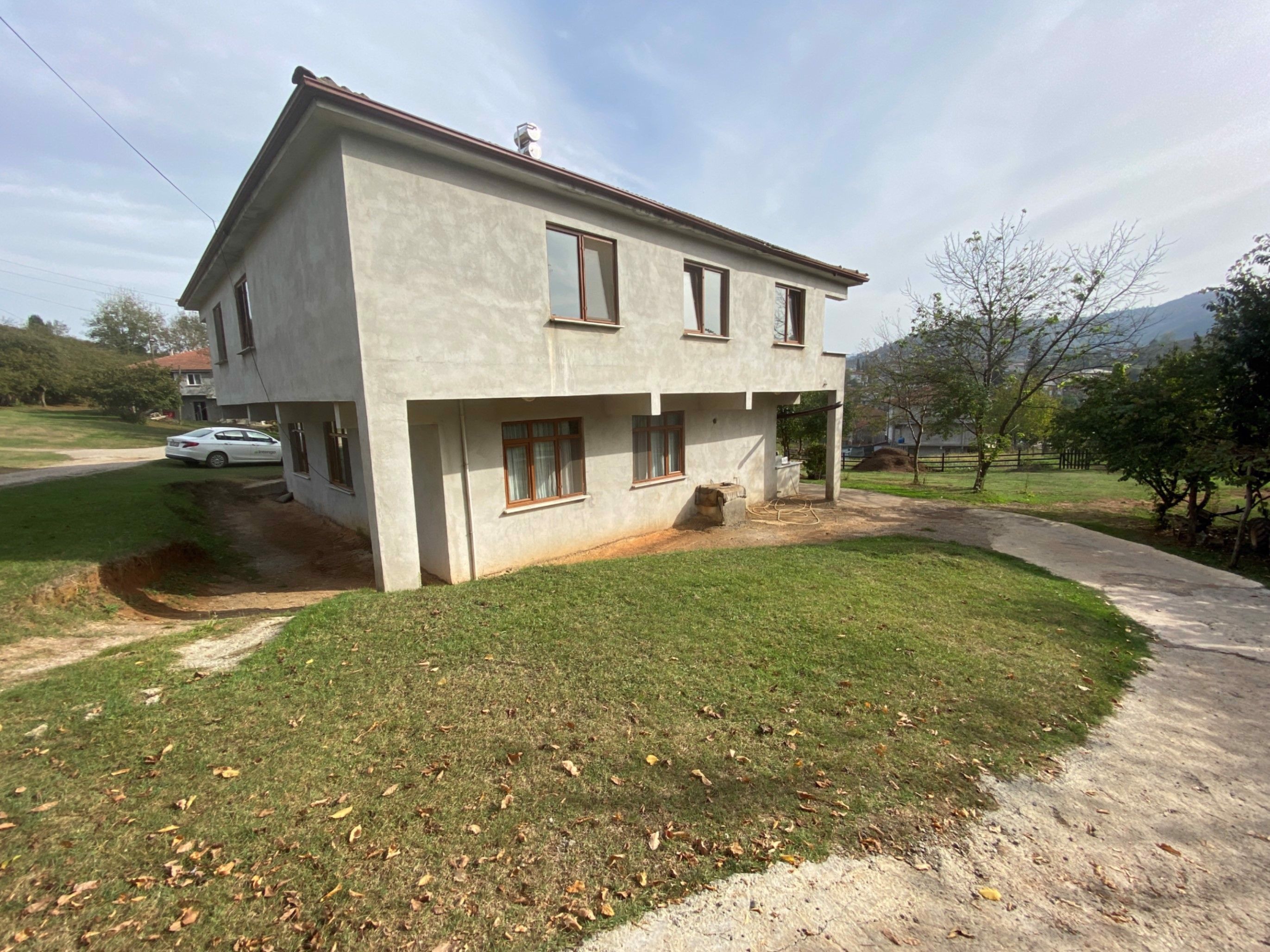 kurudere kiran koyu nde 247 m alanli 2 katli kargir ev ve ahir ve bahcesi 14626