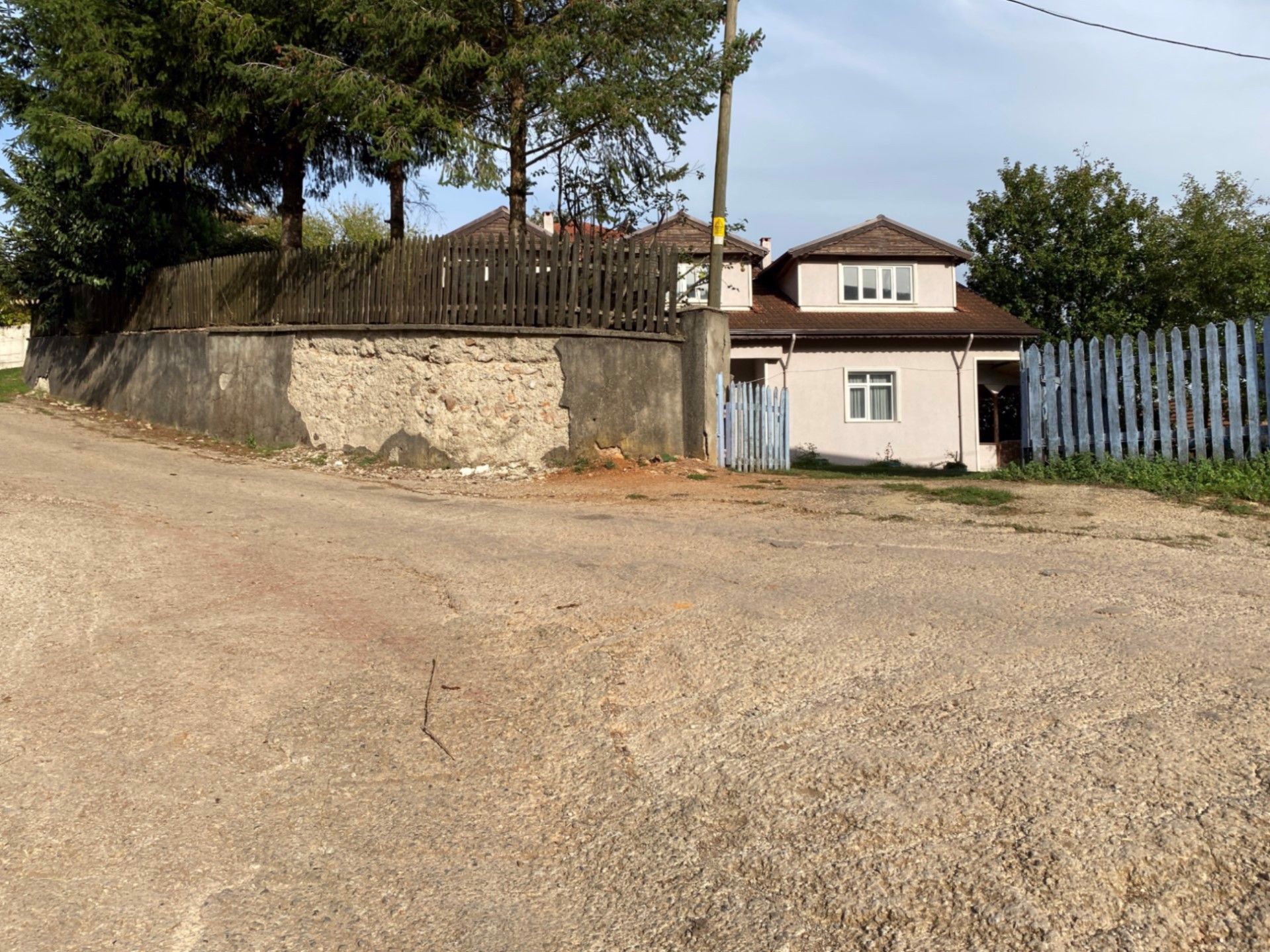 kurudere kiran koyu nde 217 m alanli kargir ev ve depo ve ahir ve bahcesi 14627